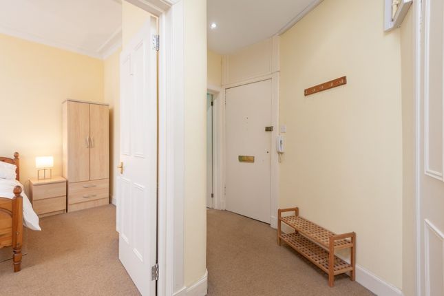 Flat to rent in Albion Road, Leith, Edinburgh