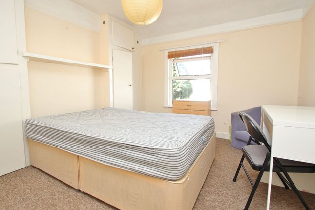 15 Pine Road, Bournemouth photo 5