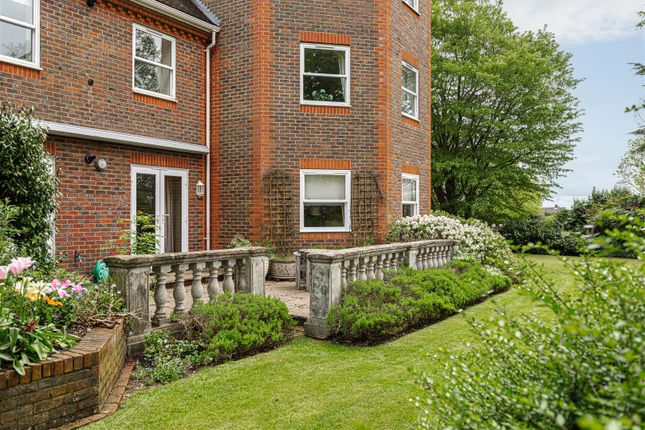 Flat for sale in Batts Hill, Reigate
