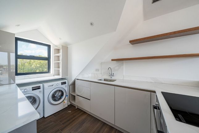 663B, Garratt Lane, London photo 4