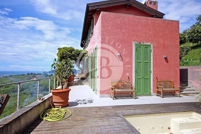 Villa for sale in Massa, Tuscany, 54100, Italy