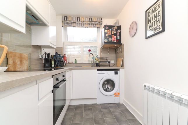 Flat 2, 31, Beresford Gardens, Kent photo 2