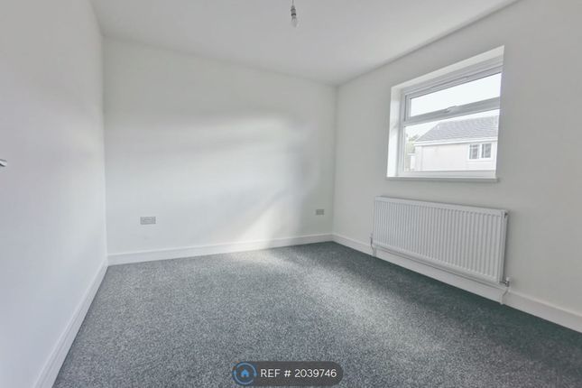 Flat to rent in Heol Brynhyfryd, Pontypridd