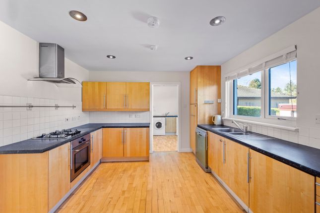 25 Northwood Park, Livingston photo 4