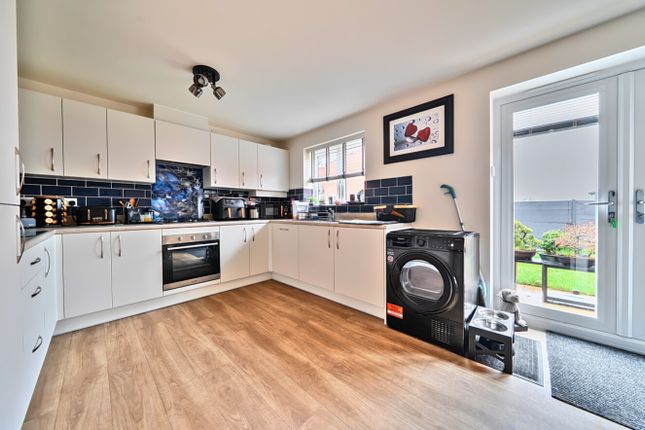 26, Nassington Way, Sleaford photo 2