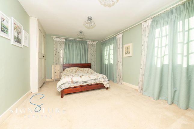 Property for sale in Cassiobury Drive, Watford