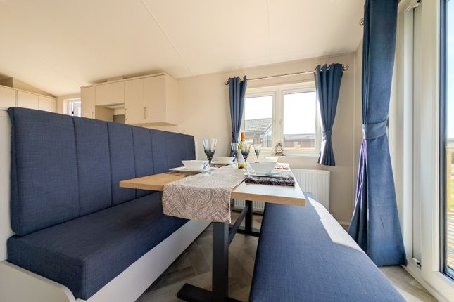 GH 27 Willerby Hayward, South Lakeland Leisure Village, Borwick Ln, Warton, Carnforth photo 5