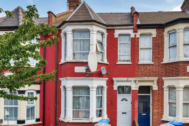 Thumbnail Terraced house for sale in Litchfield Gardens, London