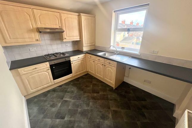 Flat to rent in Welholme Road, Grimsby