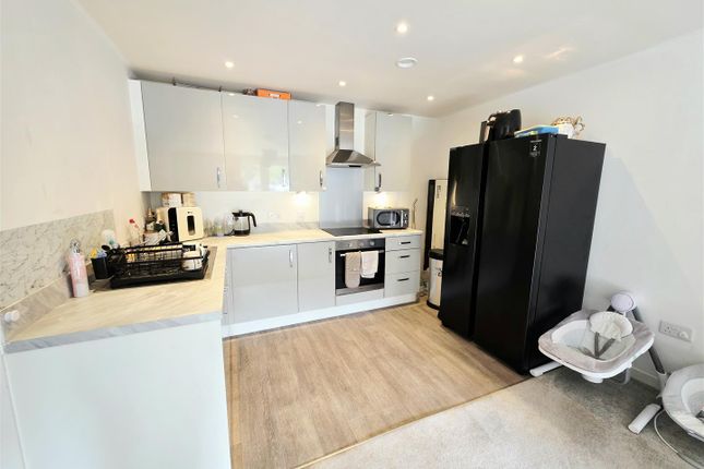 Flat 7, 8, Hillier Crescent, Gravesend photo 2