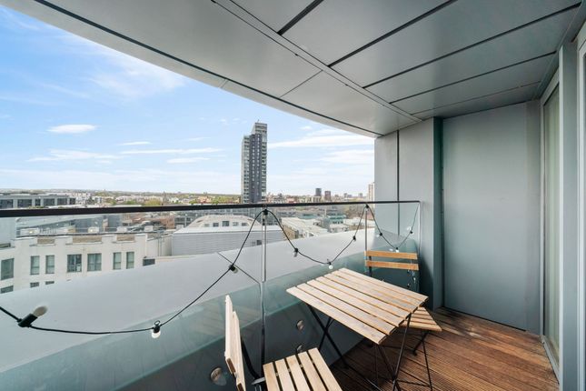 Flat to rent in Eagle Point, City Road, London