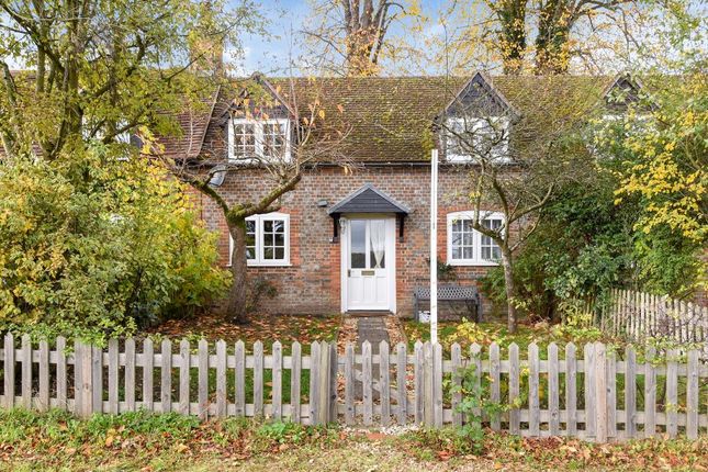 Cottage to rent in Donnington, Berkshire