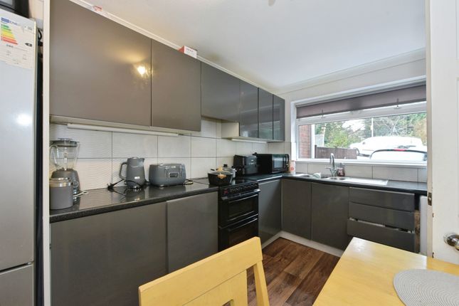5, Dycott Road, Rotherham photo 2