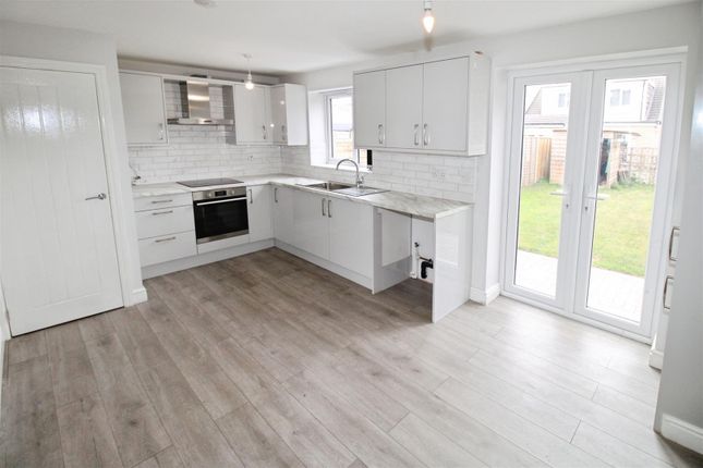 17, Sinclair Road, Bradford photo 4