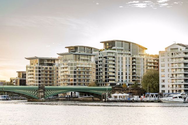 Thumbnail Flat for sale in Lensbury Avenue, London
