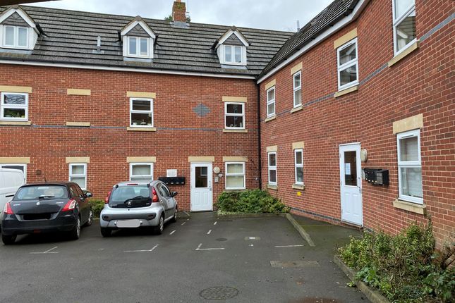 Flat for sale in Vicarage, Little London, Swindon