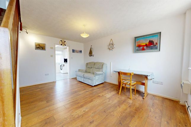 20, Sundew Close, Weymouth photo 3
