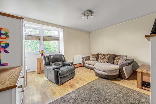 Thumbnail Flat for sale in West Drive, London