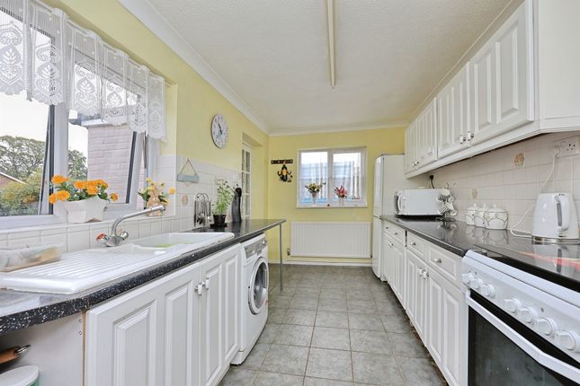 5, Cherry Tree Close, Dereham photo 2