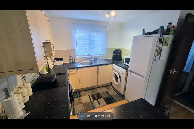 Stubbs Court, Andover photo 4