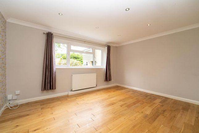 49, Ripon Road, Stevenage photo 4