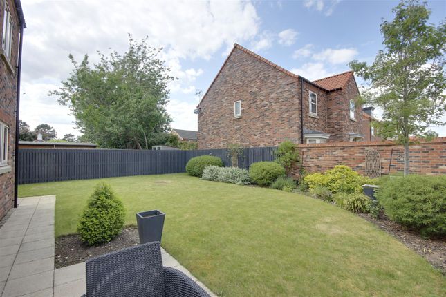 19, Fountains Way, North Cave photo 3