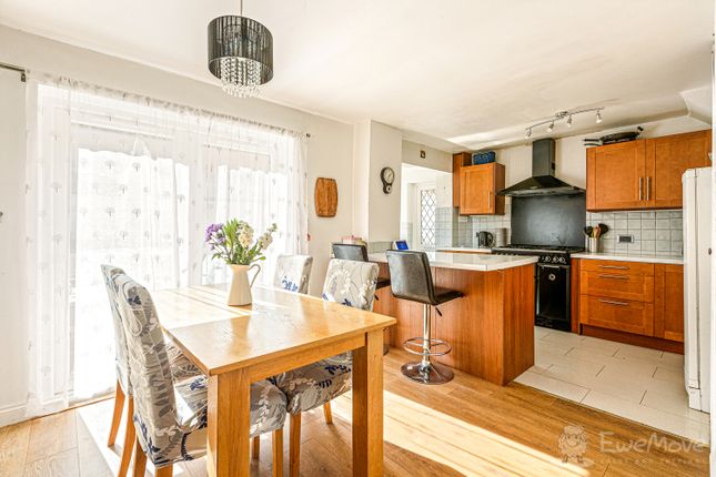 67, Gibson Drive, Rugby photo 4