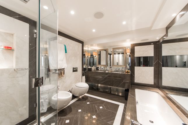 Bathroom.Jpeg