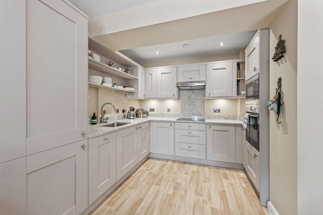 50 Kingswood Park, Frodsham photo 4