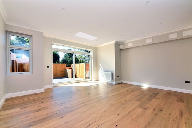 Flat 1, Grantley Court, 1, Holly Oak Close, Sutton photo 2