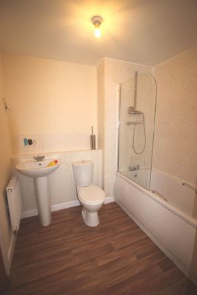 Flat to rent in Defence Close, West Thamesmead