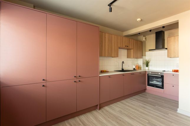 4 bed, Flat 4, New Mills, Monday Crescent, Newcastle Upon Tyne photo 5