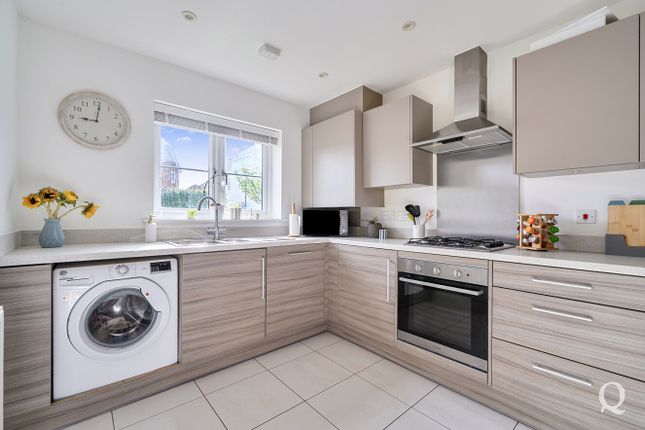 76, Eveas Drive, Kent photo 2