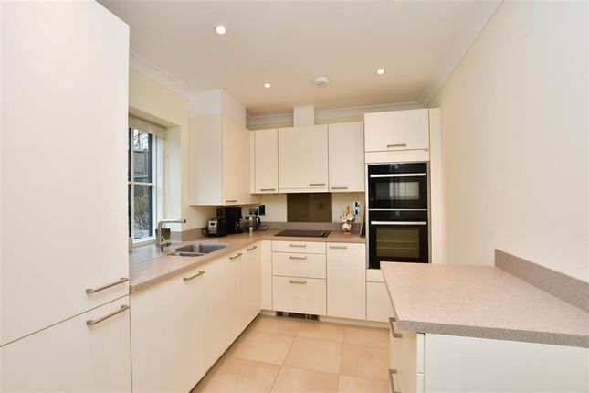 Flat for sale in Mote Park, Maidstone, Kent