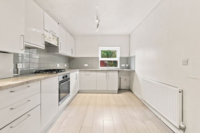 118 Capworth Street, London photo 2
