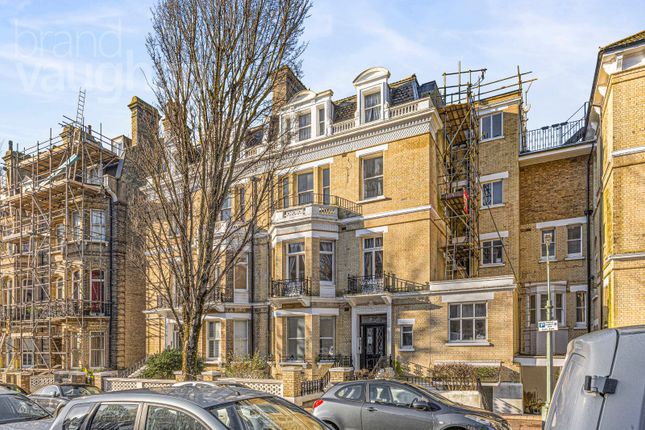 Thumbnail Flat for sale in First Avenue, Hove