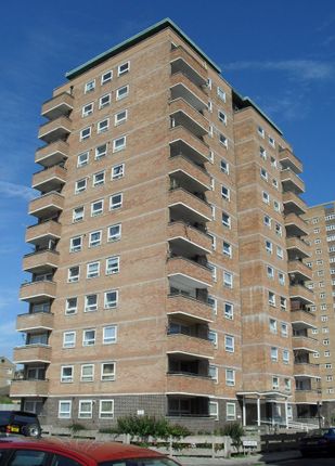 Thumbnail Flat to rent in Warwick Mount, Montague Street, Brighton