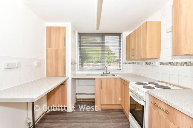 2-bed flat on 4, Juniper Square, Havant, £155,000