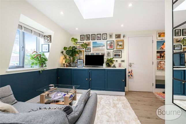 Flat 32, Scholars Court,, Chertsey Street, Guildford photo 4