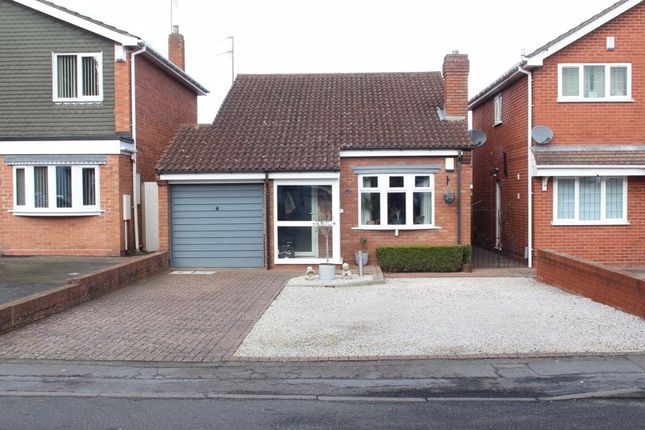 Thumbnail Detached bungalow for sale in Broad Street, Kingswinford