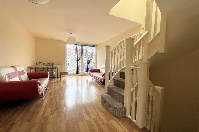 Living Area.Jpg