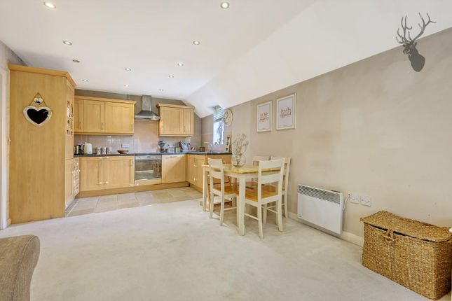 Flat for sale in Retreat Way, Chigwell