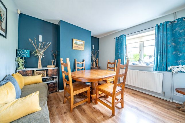 6, Emville Avenue, Leeds photo 4