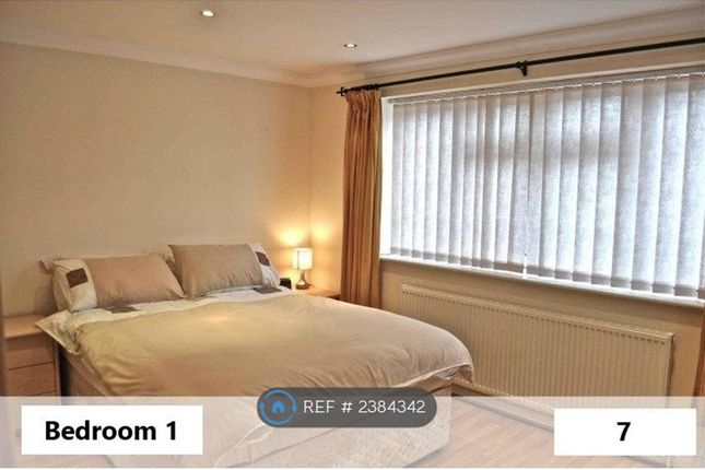 A Langdale Close, Maidenhead photo 3