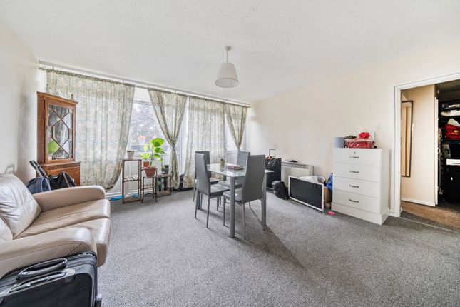 Flat 7, Merryfield House,, Grove Park Road, London photo 2
