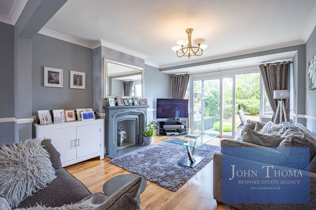 174, Clayhall Avenue, Ilford photo 3