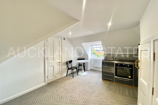 Clare Hall Manor, 12, Blanche Lane, Potters Bar photo 3