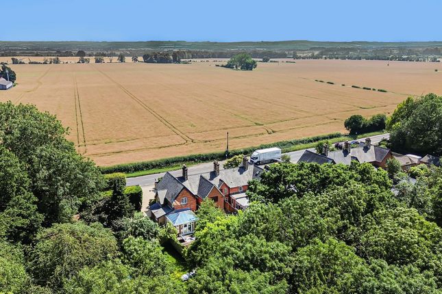 8, Barcote Cottages, Buckland photo 2
