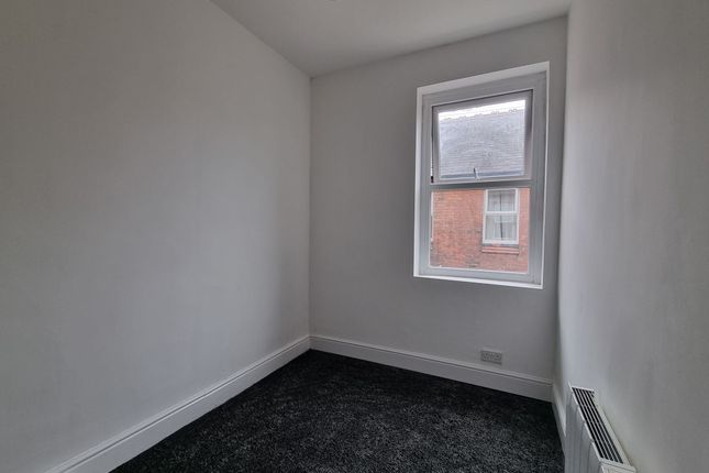 Flat 3, 36 Highfield Park, Rhyl photo 5