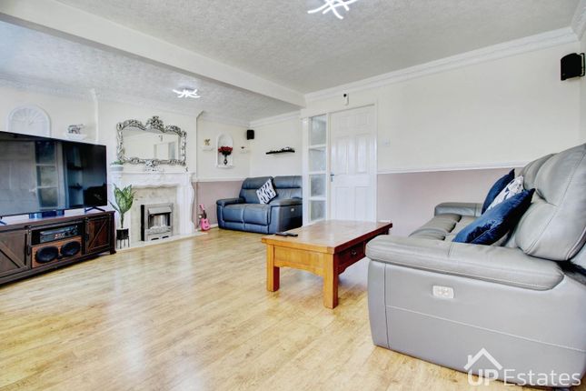 57, Wareham Green, Coventry photo 2
